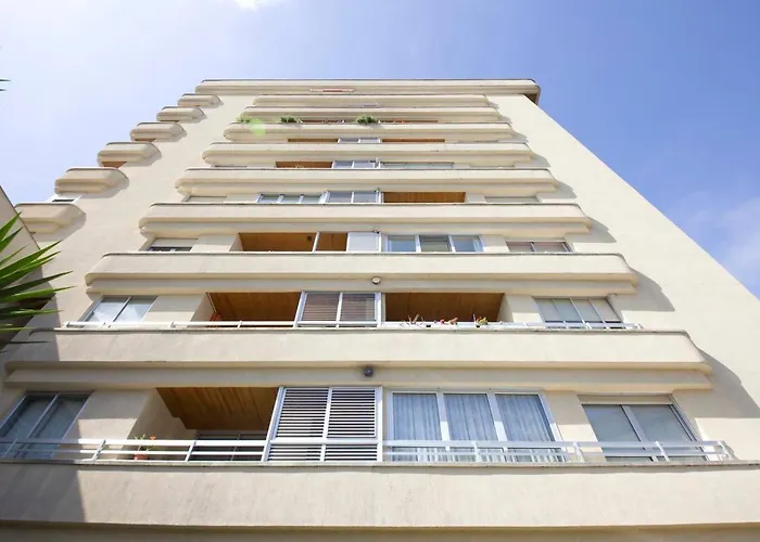 Sereno Refugio En Barrio Residencial